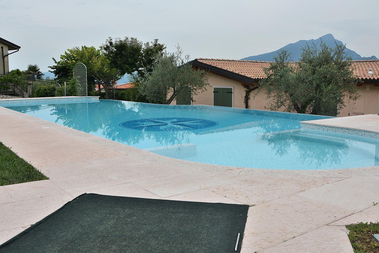 Residenza Alle Torri With Pool Torri Del Benaco Exterior photo
